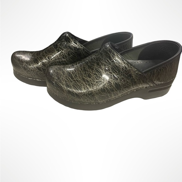 Dansko Women's Black and silver Clogs UK size 39, US sizes 8.5-9 - Picture 1 of 6
